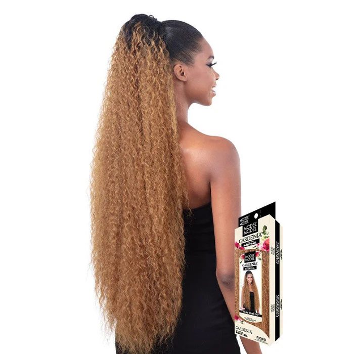 Model Model Gardenia Drawstring Ponytail - BABY CURL 36" - Image 2