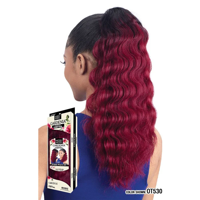 Model Model Gardenia Drawstring Ponytail - PALM WAVE 18" - Image 2