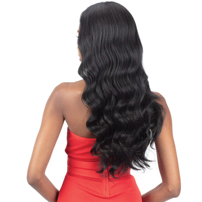 Model Model Gardenia V Part Wig - V-TORIA - Image 2
